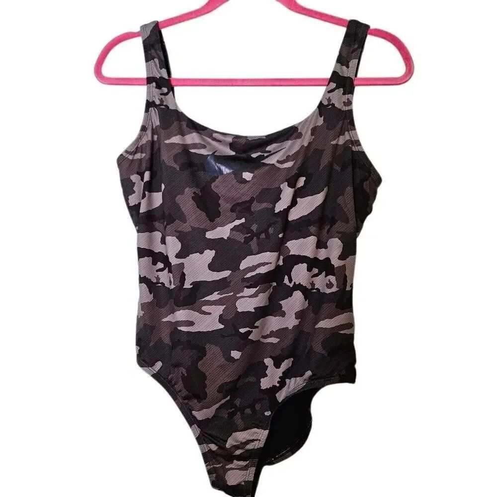 Nike gray camouflage one pice bathing suit. L. #893